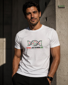 T-SHIRT „Futbol jest w moim DNA” – biały (PRZEDSPRZEDAŻ)